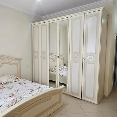 Agis Appartamento Durrës